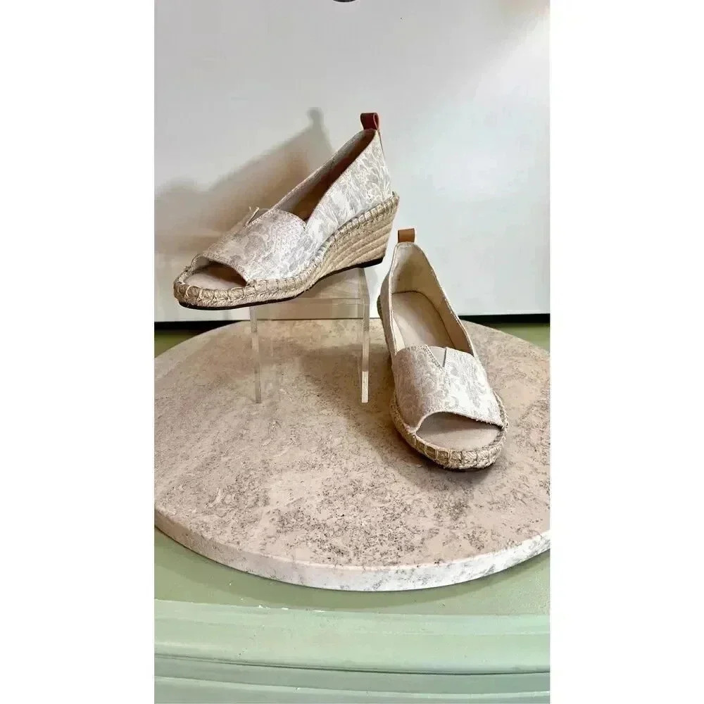 Gloria Vanderbilt Womens Ivory Floral Open Toe Wedge Heel Espadrille Size 8